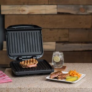 Best Indoor Grills for Healthy Cooking | Buyer’s Guide 6 5 George Foreman 4-Serving Removable Plate Grill-min