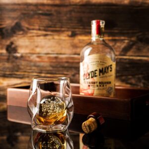 20 Best Whiskey Glasses for Gifting Luxury, Novelty & Personalized Picks 8 7 James Bentley Whiskey Glasses with Stones Gift Set-min